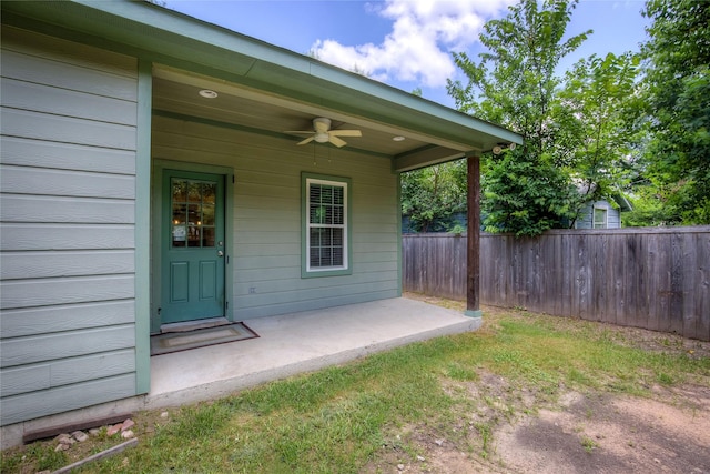 109 W Damon St, Terrell, TX 75160 - entrance to property featuring a ceiling fan