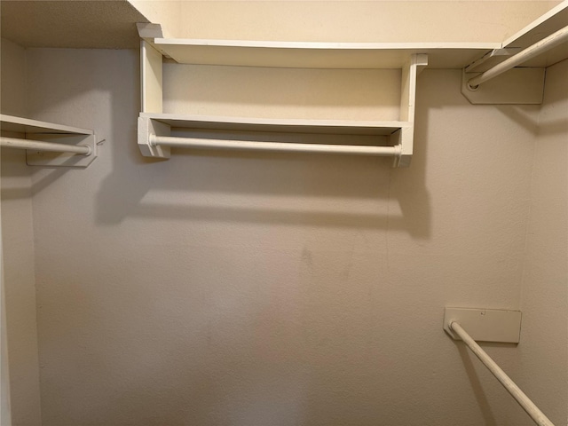 928 Rosebud Dr, Azle, TX 76020 - view of spacious closet