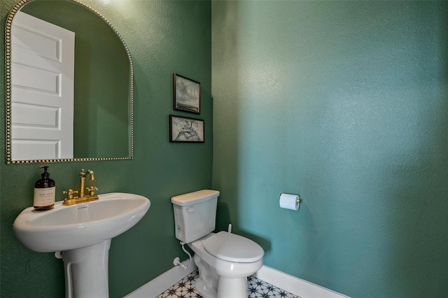 233 Kirkpatrick Ct, Argyle, TX 76226 - half bath with toilet and baseboards