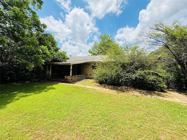 380 NE 32nd St, Paris, TX 75460 - view of green lawn