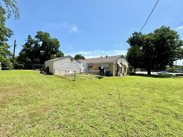 2025 16th St, Garland, TX 75041 - view of yard