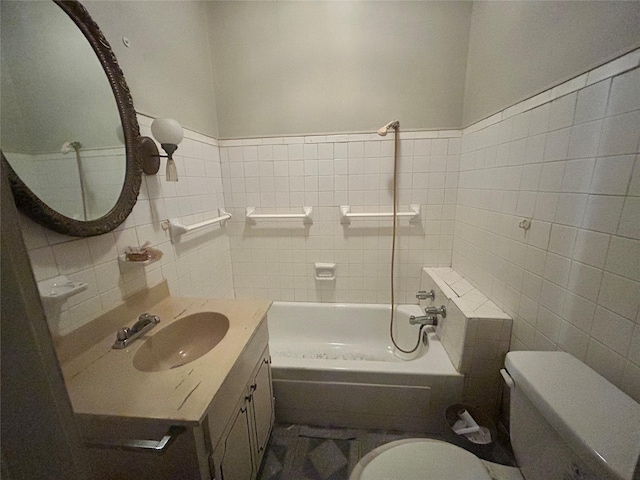 2806 Twyman, Dallas, TX 75215 - bathroom featuring tile walls, a tub, and vanity