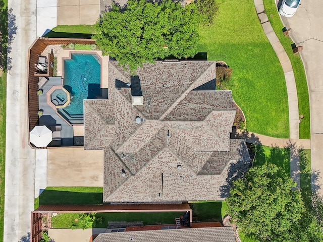 3707 Elizabeth Dr, Carrollton, TX 75007 - view from above of property with a pool