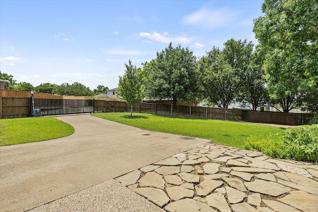 1045 Hillcrest Cir, Rockwall, TX 75087 - view of patio with a gate