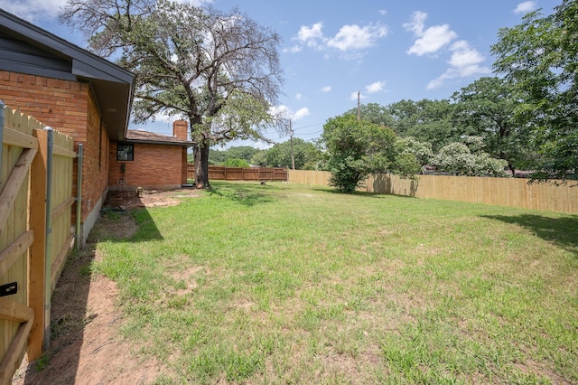 820 Vickie Dr, Azle, TX 76020 - view of fenced backyard