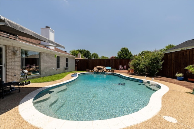 874 Havenbrook Dr, Arlington, TX 76001 - view of pool with a fenced backyard and a patio