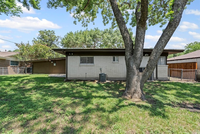 7005 Culver Ave, Fort Worth, TX 76116 - back of property with brick siding