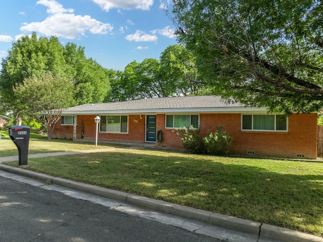 2333 Hermanson Dr, Waco, TX 76710 - ranch-style house featuring a front yard, crawl space, and brick siding