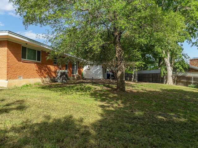 2333 Hermanson Dr, Waco, TX 76710 - view of yard