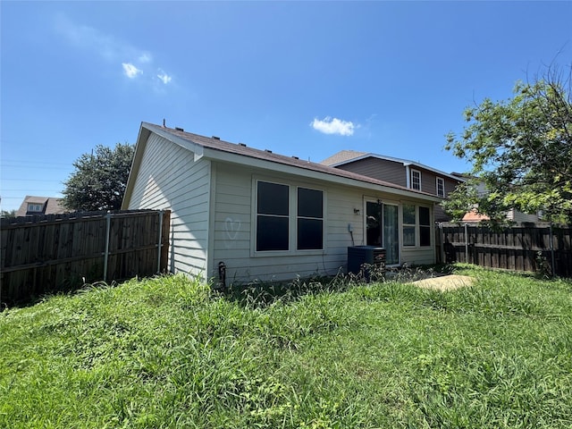 3048 Saint Ursula Dr, Dallas, TX 75233 - back of property