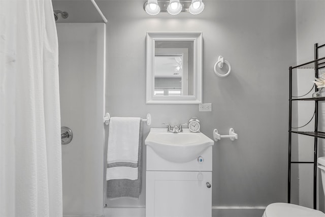 2700 Ethel Ave, Waco, TX 76707 - bathroom with a shower with curtain and vanity