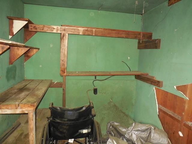 841 Huntington Ln, Shreveport, LA 71106 - view of storage room