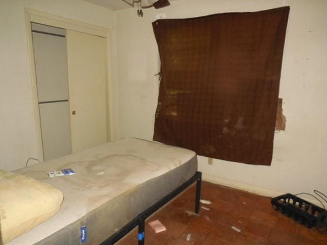 841 Huntington Ln, Shreveport, LA 71106 - bedroom with a closet