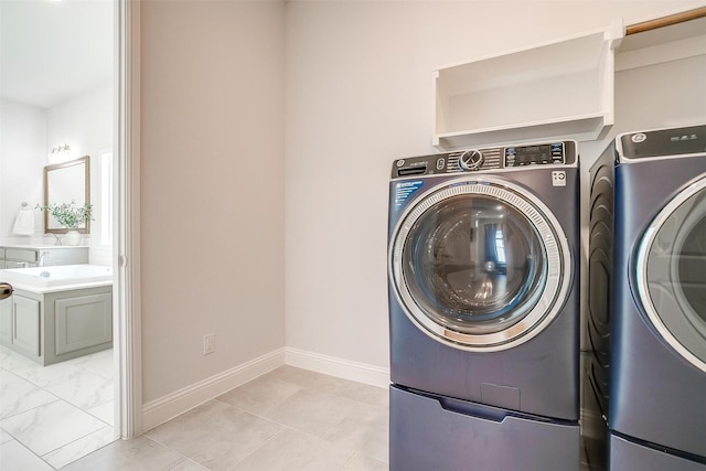 113 Observation Dr W, Aledo, TX 76008 - laundry room with washer and dryer and baseboards