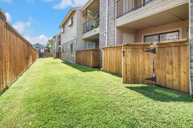 4748 Old Bent Tree Ln Unit 701, Dallas, TX 75287 - fenced backyard featuring a balcony