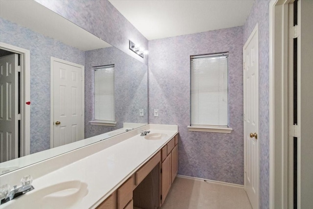 1100 Bellingham Pl, Arlington, TX 76001 - full bath featuring double vanity and wallpapered walls