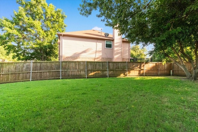 1100 Bellingham Pl, Arlington, TX 76001 - view of fenced backyard