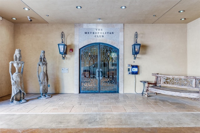 2300 Leonard St Unit 305, Dallas, TX 75201 - property entrance featuring stucco siding