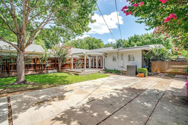 2012 Carleton Ave, Fort Worth, TX 76107 - back of house featuring a pergola and a patio