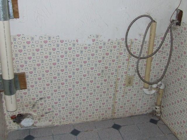 1729 Lindy Ln, Irving, TX 75060 - view of bathroom