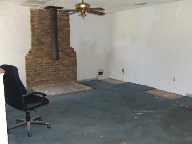 1729 Lindy Ln, Irving, TX 75060 - view of unfurnished living room