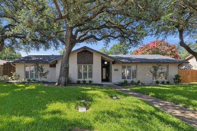 3138 Whirlaway Rd, Dallas, TX 75229 - mid-century home with brick siding