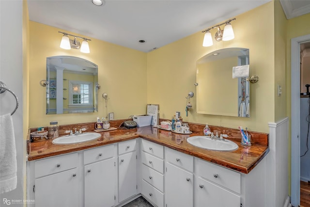171 Albert Ave, Shreveport, LA 71105 - full bathroom with double vanity