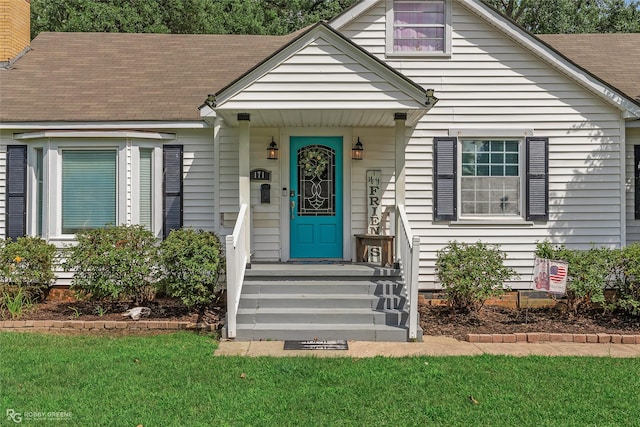 171 Albert Ave, Shreveport, LA 71105 - bungalow-style house featuring a shingled roof and a front lawn