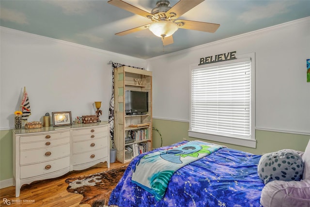 171 Albert Ave, Shreveport, LA 71105 - bedroom featuring crown molding, wood finished floors, and a ceiling fan