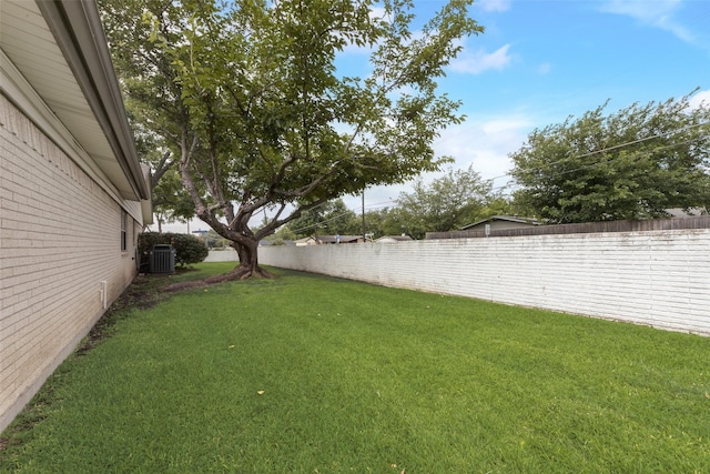 640 Silverstone Dr, Richardson, TX 75080 - view of fenced backyard