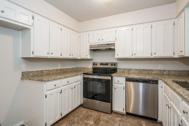 5903 Cameron Dr, Arlington, TX 76017 - kitchen featuring appliances with stainless steel finishes, under cabinet range hood, white cabinets, and a textured ceiling