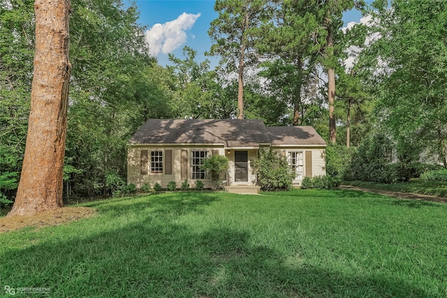 3933 Baltimore Ave, Shreveport, LA 71106 - single story home with a front lawn