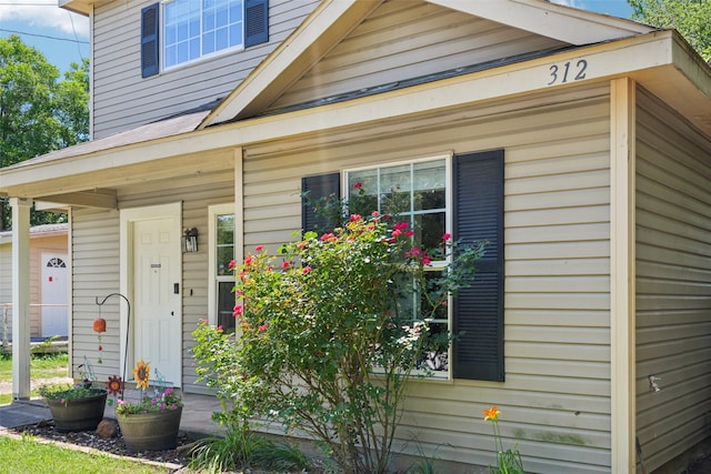 312 Robertson St, Denton, TX 76205 - view of front facade with a porch