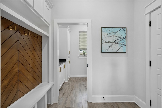 12457 Maplewood Dr, Lindale, TX 75771 - mudroom with light wood finished floors and baseboards