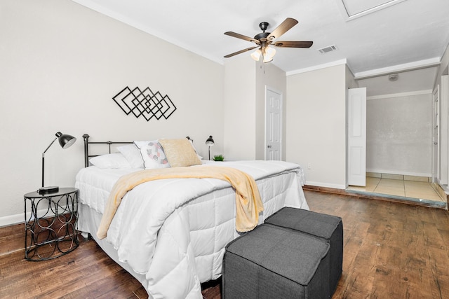 301 Sunset Blvd, Hewitt, TX 76643 - bedroom with hardwood / wood-style flooring, ceiling fan, and crown molding