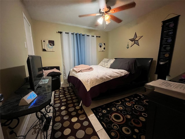 18333 Roehampton Dr Unit 513, Dallas, TX 75252 - bedroom with a ceiling fan