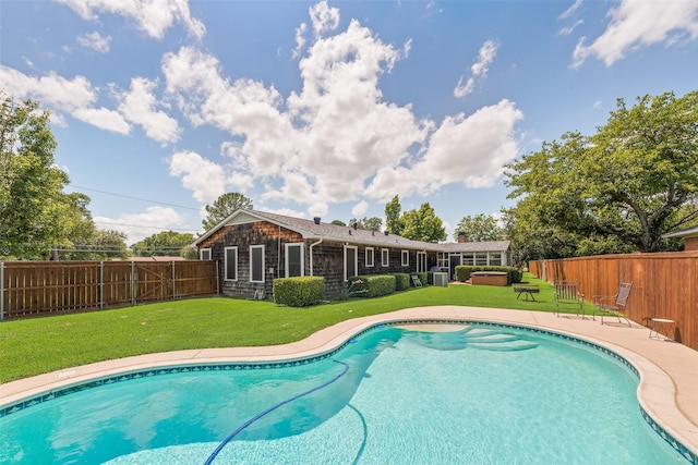 1102 Griffith Ave, Terrell, TX 75160 - view of swimming pool featuring a fenced backyard