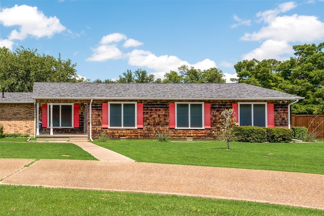 1102 Griffith Ave, Terrell, TX 75160 - ranch-style house featuring roof with shingles