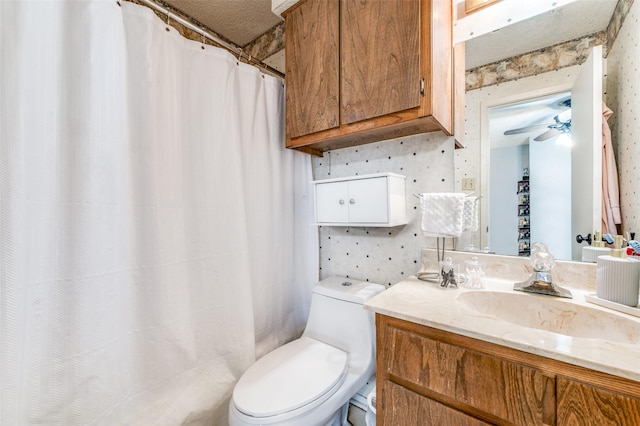 1161 Dallas Dr, Denton, TX 76205 - full bathroom featuring vanity, a shower with curtain, and ceiling fan