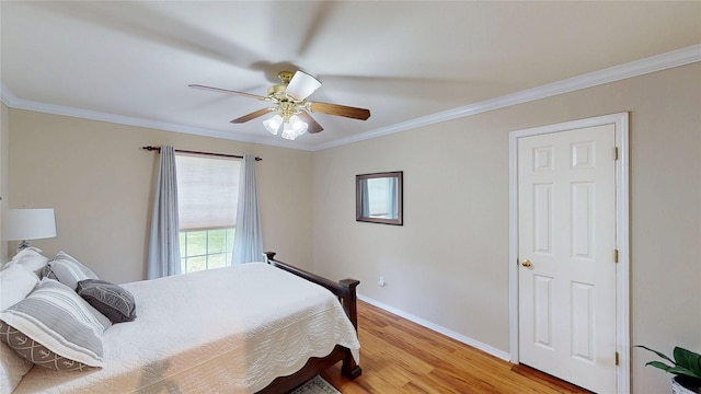 22770 Diamond Bay Dr, Frankston, TX 75763 - bedroom featuring light wood finished floors, crown molding, and a ceiling fan