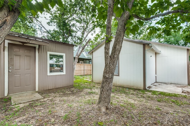 201 E Davis Ave, Alvarado, TX 76009 - view of yard featuring an outdoor structure