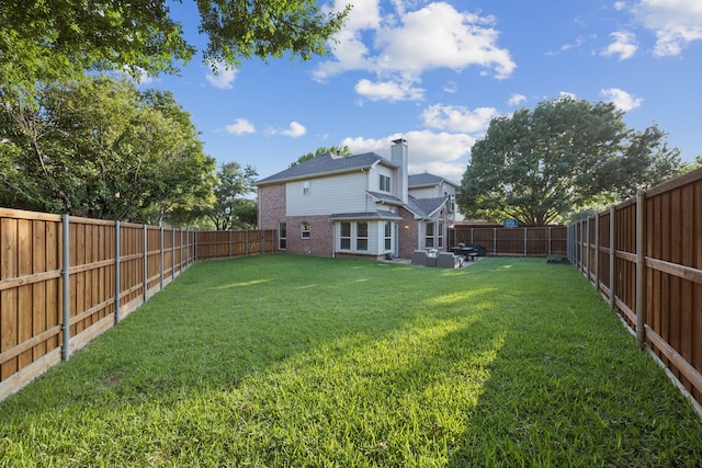3805 Blaylock Pl, Plano, TX 75025 - fenced backyard featuring outdoor lounge area