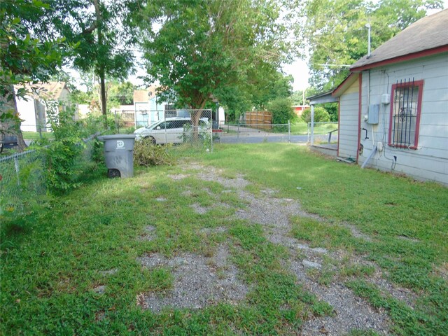 2906 Swanson St, Dallas, TX 75210 - view of yard
