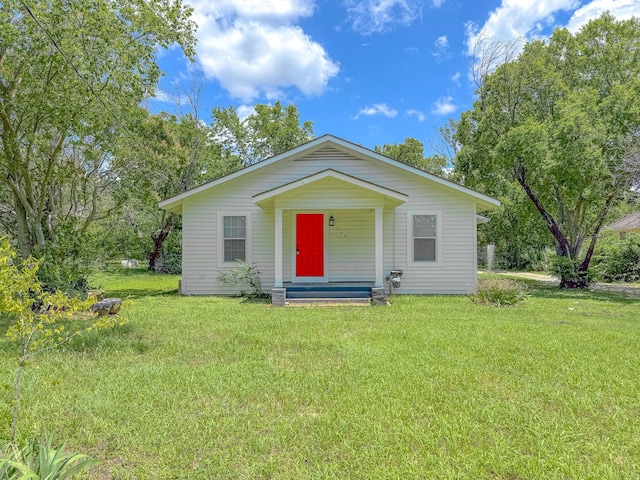 1605 N Beaton St, Corsicana, TX 75110 - bungalow with a front yard