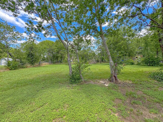 1605 N Beaton St, Corsicana, TX 75110 - view of green lawn