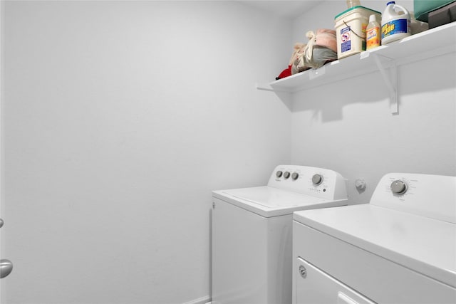 5305 Shady Springs Trl, Fort Worth, TX 76179 - laundry room featuring washer and dryer