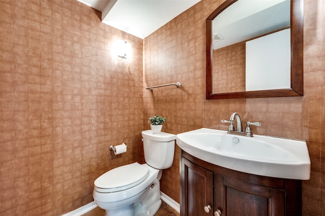 1810 Socorro Ln, Irving, TX 75061 - bathroom with tile walls and vanity