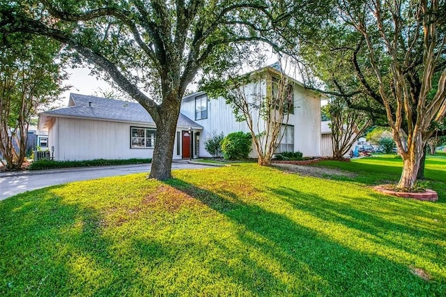 403 Gingerbread Ln, Waxahachie, TX 75165 - view of front of home with a front yard