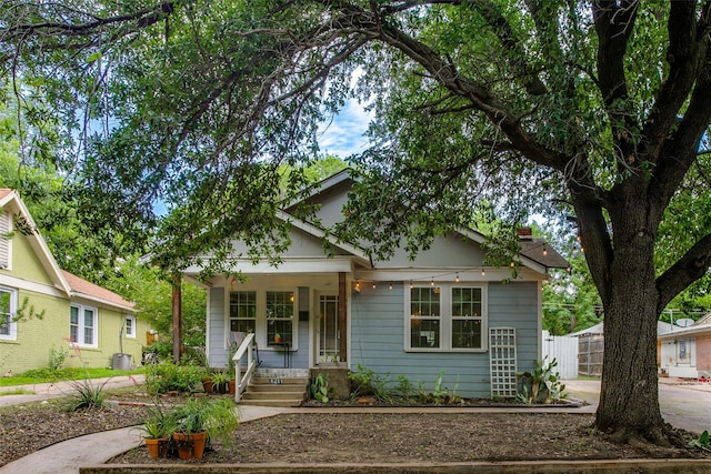 1211 Lansford Ave, Dallas, TX 75224 - view of front of home with covered porch