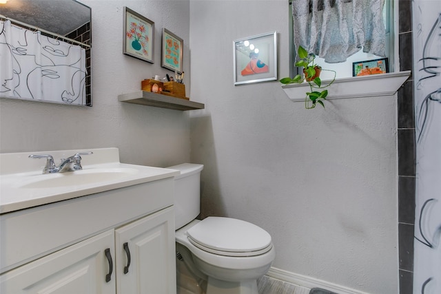 1211 Lansford Ave, Dallas, TX 75224 - bathroom with vanity and curtained shower